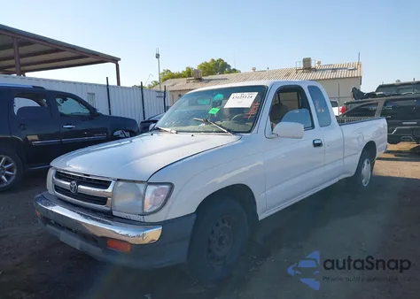 1998 Toyota Tacoma z USA, uszkodzony, nr VIN 4TAVL52N8WZ116274
